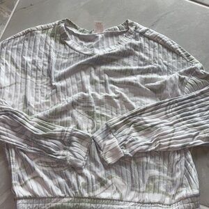 Secret Treasures Light Gray Ribbed Sweatshirt